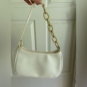 Vegan white leather bag with gold chain
